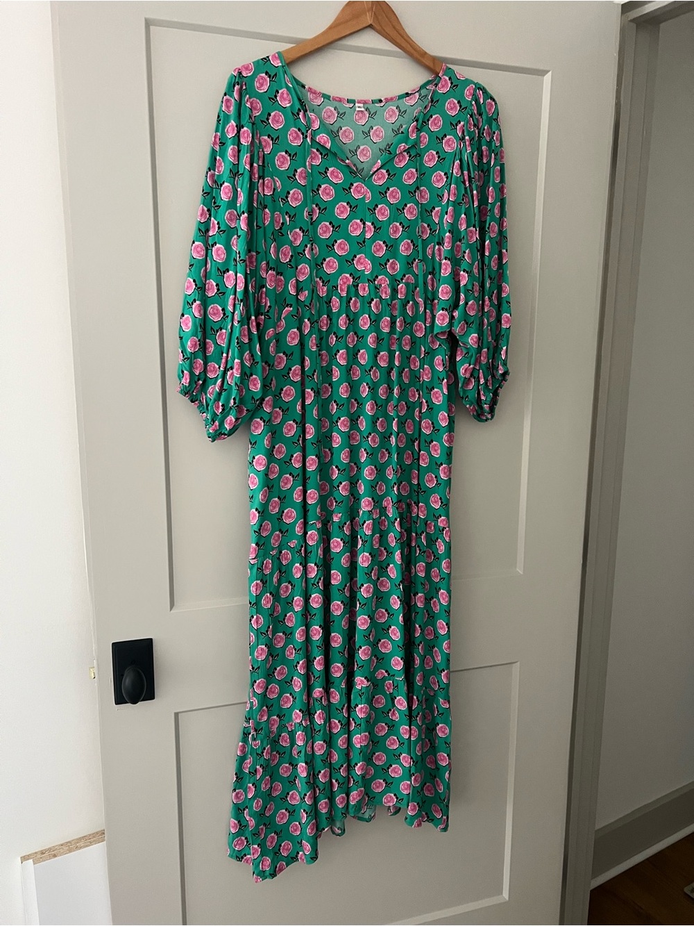 Green Floral V-Neck Maxi Dress with Puff Sleeves